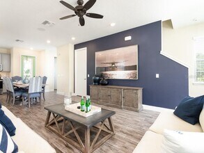 8001 Sand Bar Dr in Kissimmee, FL - Building Photo - Building Photo