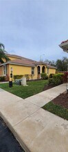 971 NE 42nd Pl in Homestead, FL - Foto de edificio - Building Photo