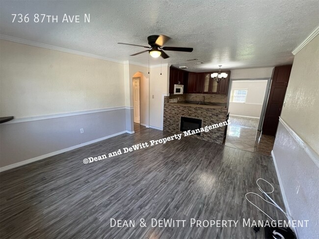 736 87th Ave N in St. Petersburg, FL - Building Photo - Building Photo