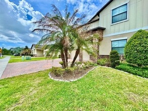 2854 Hilliard Dr in Wesley Chapel, FL - Building Photo - Building Photo