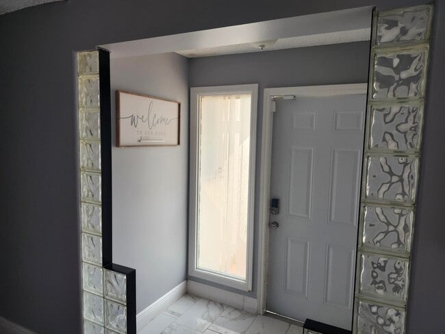 4317 Landar Dr in Greenacres, FL - Building Photo - Building Photo