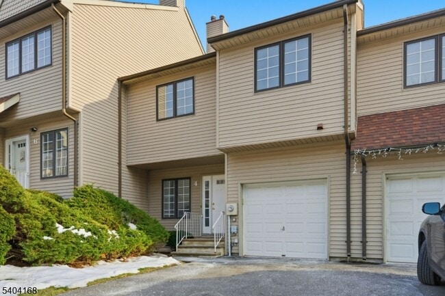 4 Deer Hill Ct in Boonton, NJ - Building Photo - Building Photo