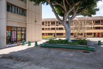 Hale Wainani in Honolulu, HI - Building Photo - Building Photo