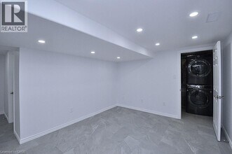 75 Woodhaven Rd in Kitchener, ON - Building Photo - Building Photo