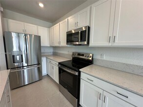 402 SE Crossoak Ln in Port St. Lucie, FL - Building Photo - Building Photo