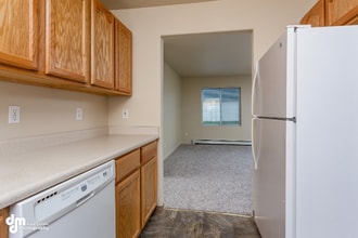 7016 Weimer Rd in Anchorage, AK - Foto de edificio - Building Photo