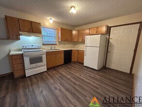 715 S 9th St in Manhattan, KS - Building Photo - Building Photo