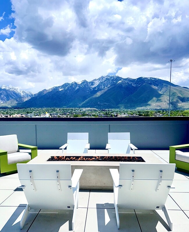 Skyline Peaks in Draper, UT - Foto de edificio - Building Photo
