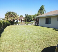 1796 NE 5th Ave in Boca Raton, FL - Foto de edificio - Building Photo