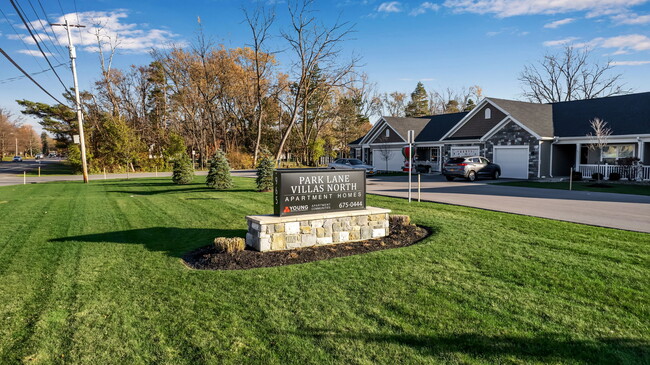 Park Lane Villas North in Buffalo, NY - Building Photo - Building Photo