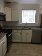 5319 Pooks Hill Rd in Bethesda, MD - Building Photo - Building Photo