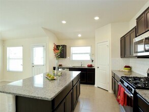 21712 Gallus Dr in Pflugerville, TX - Building Photo - Building Photo