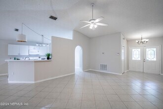 3158 Ash Harbor Dr E in Jacksonville, FL - Building Photo - Building Photo