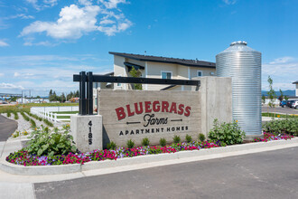 Bluegrass Farms Apartments in Post Falls, ID - Foto de edificio - Building Photo