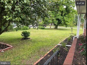 1160 Sterling Rd in Herndon, VA - Building Photo - Building Photo