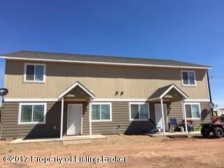 1504 22nd Ave NW in Watford City, ND - Foto de edificio