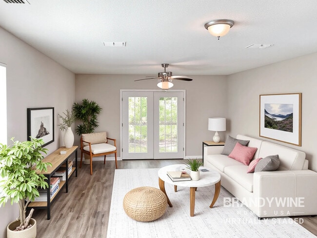 7713 Free Ave in Jacksonville, FL - Foto de edificio - Building Photo