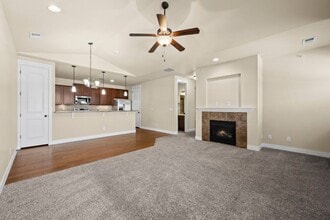 5851 Dripping Rock Ln in Fort Collins, CO - Foto de edificio - Building Photo