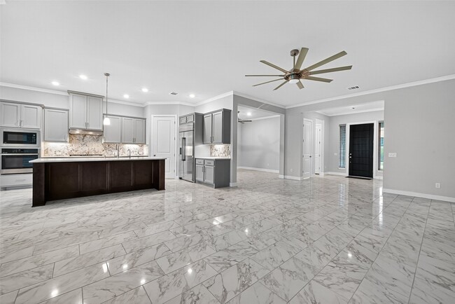 property at 28939 Shady Grove Ln