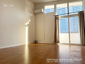 6873 Franklin Ave-Unit -205 in Los Angeles, CA - Building Photo - Building Photo