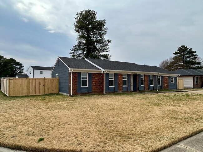 3001 Guenevere Dr in Chesapeake, VA - Building Photo - Building Photo