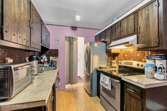 160 Cross Slope Ct in Englishtown, NJ - Building Photo - Building Photo