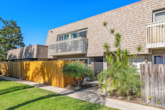 407 Requeza St in Encinitas, CA - Building Photo - Building Photo