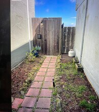 279 Oakridge Dr, Unit In Law in Daly City, CA - Building Photo - Building Photo