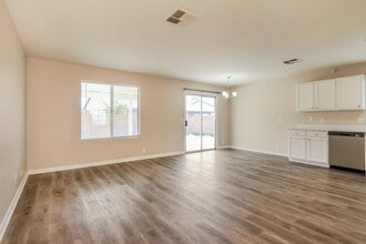 8771 W Ocotillo Rd in Glendale, AZ - Building Photo - Building Photo