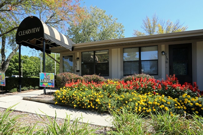 Clearview in Greenwood, IN - Foto de edificio - Building Photo