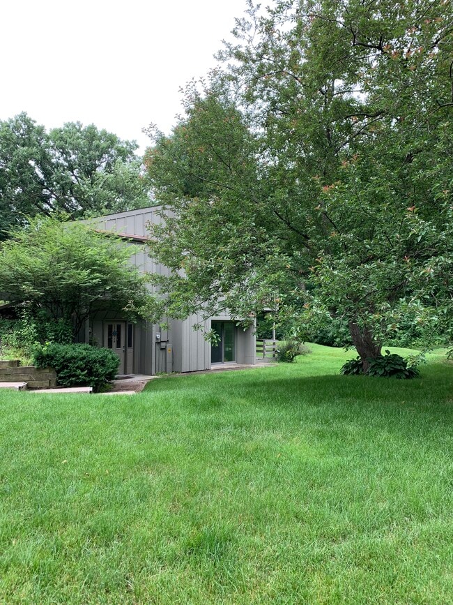 property at 1810 Zanzibar Ln N