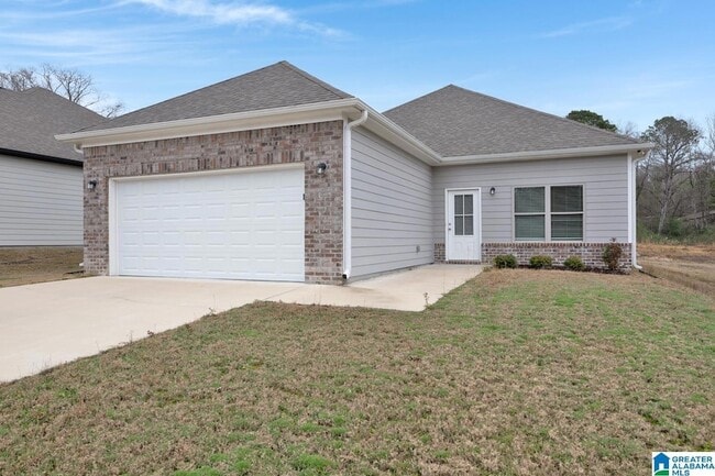 615 Troubadour Ln in Jasper, AL - Foto de edificio - Building Photo