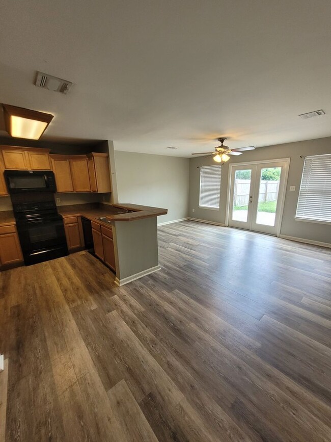 1534 S Patout St in New Iberia, LA - Foto de edificio - Building Photo
