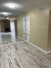 17331 Red Oak Dr photo'