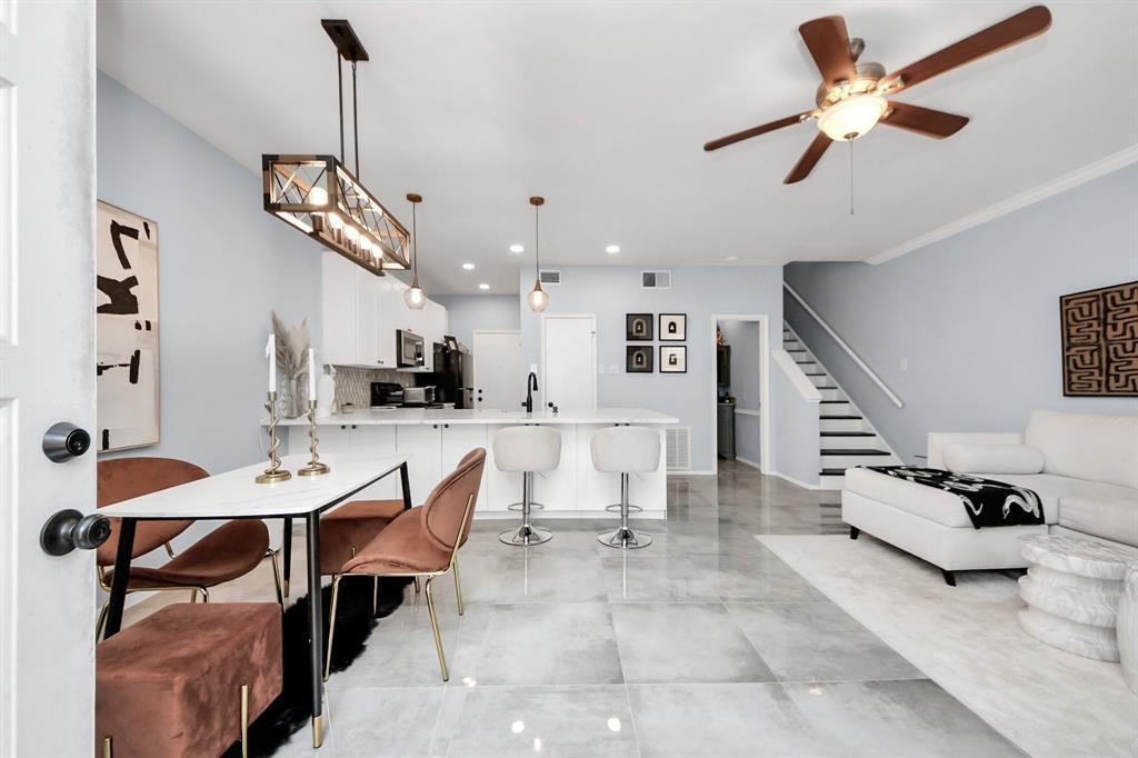 3800 Tanglewilde St in Houston, TX - Building Photo