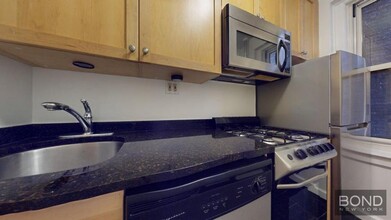 1 Jane St in New York, NY - Building Photo - Building Photo