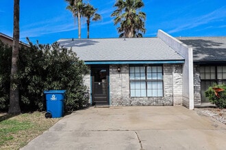 108 E Campeche St in South Padre Island, TX - Building Photo - Building Photo