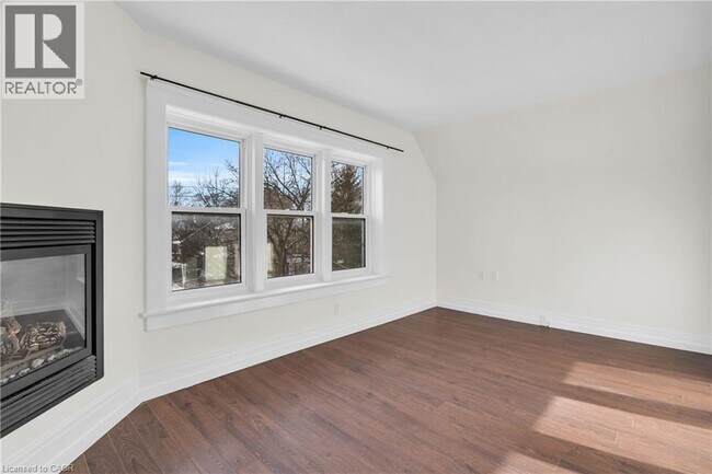 98 Church St in Kitchener, ON - Building Photo - Building Photo