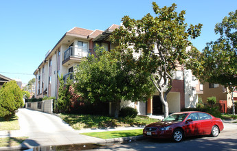 615 E Elk Ave in Glendale, CA - Building Photo - Building Photo