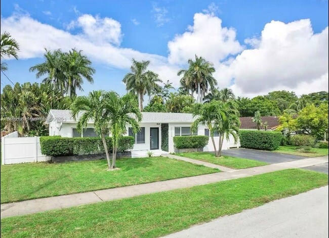 21230 NE 24th Ct in Miami, FL - Building Photo - Building Photo