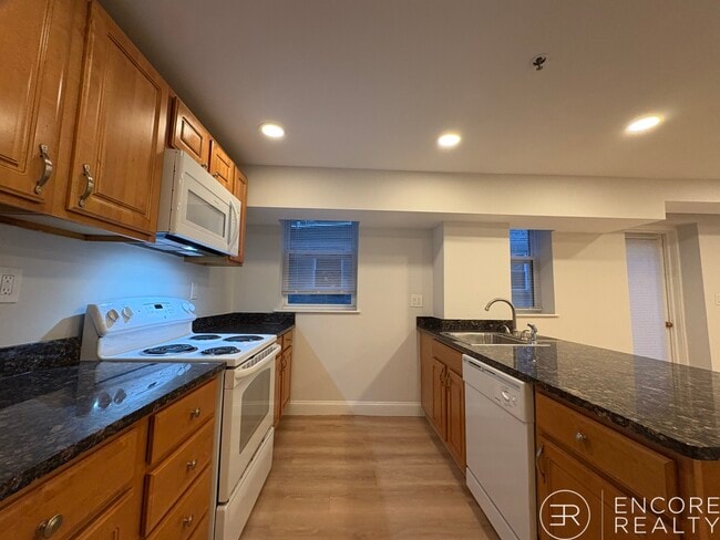 51 Queensberry St in Boston, MA - Foto de edificio - Building Photo