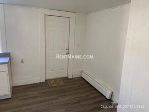 97 Center St in Bangor, ME - Building Photo - Building Photo