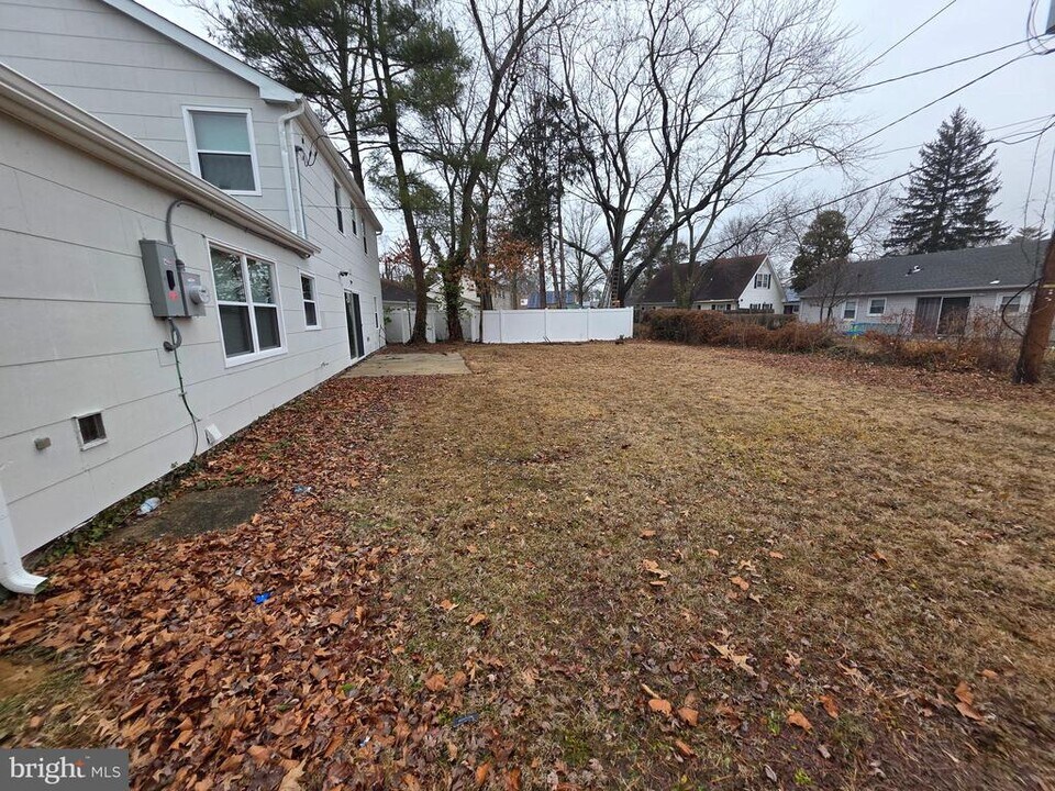 14 East Ct in Willingboro, NJ - Building Photo