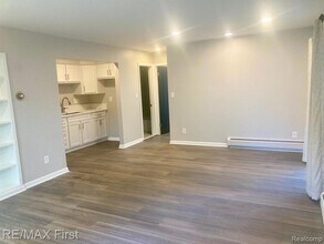 512 W 4th St in Royal Oak, MI - Building Photo - Building Photo