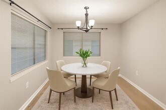 9907 Windriver Dr in Houston, TX - Building Photo - Building Photo