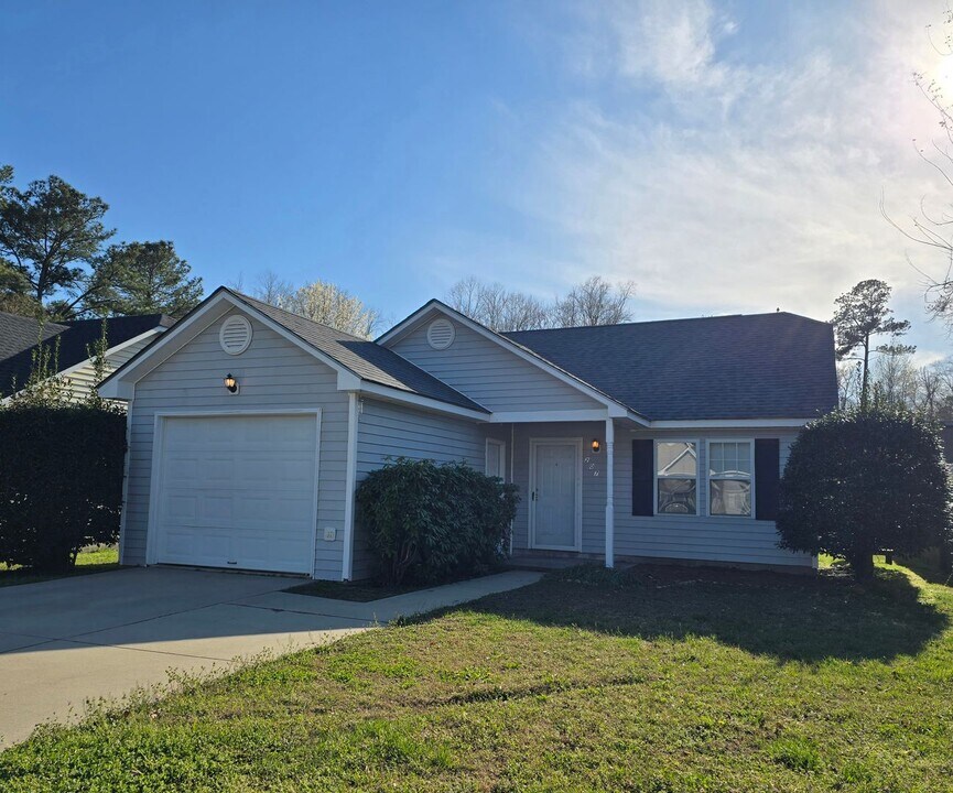 207 Oakwood Ln in Elizabeth City, NC - Building Photo
