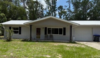410 NE 11th St in Crystal River, FL - Building Photo