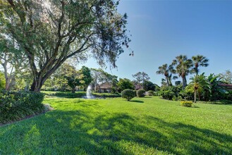 1740 Landings Blvd in Sarasota, FL - Foto de edificio - Building Photo