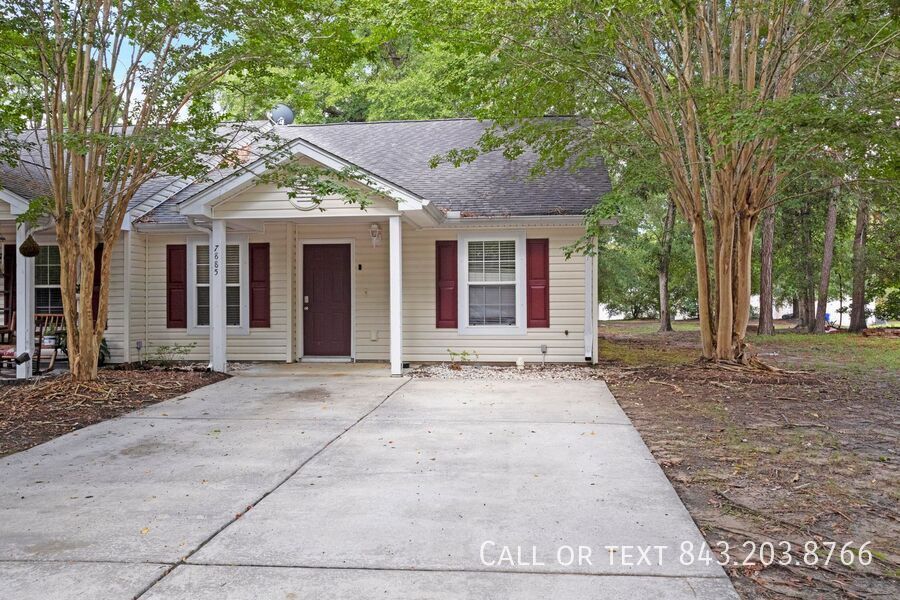 7885 Park Gate Dr in North Charleston, SC - Building Photo