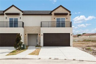 19 S K Center St in McAllen, TX - Building Photo